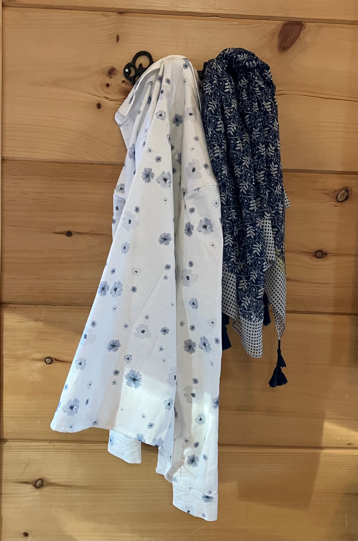 Delicate Daisies - Blue
